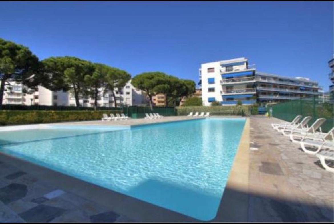 Front De Mer,Plage, Piscine, Parking Cagnes-sur-Mer Dış mekan fotoğraf