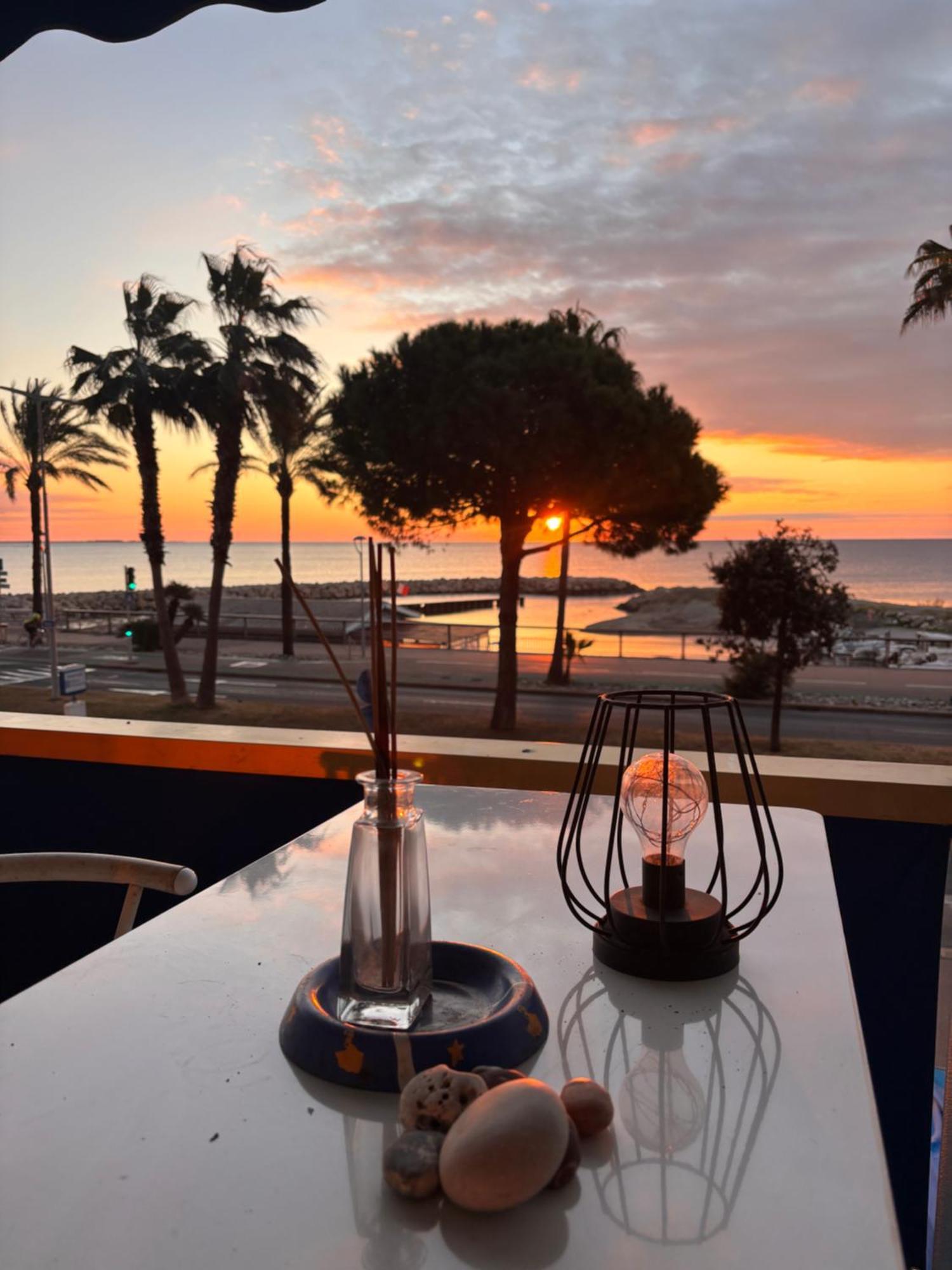 Front De Mer,Plage, Piscine, Parking Cagnes-sur-Mer Dış mekan fotoğraf